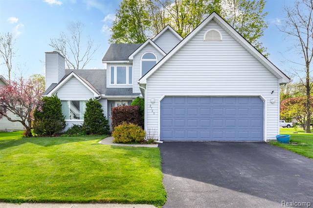 front view picture of 2761 Tomahawk Dr, Waterford, MI. 48328
