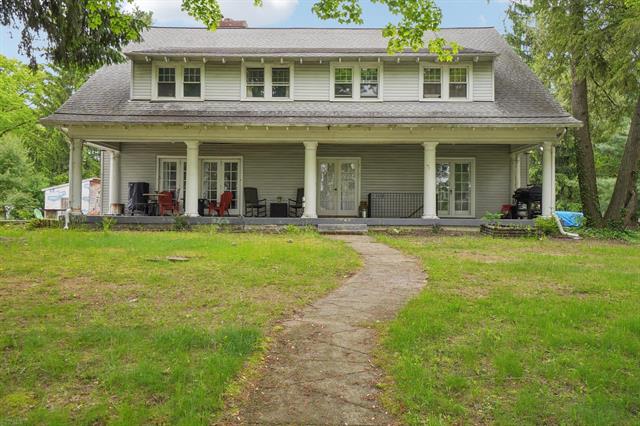 front view picture of 5420 Brunswick Blvd, Waterford, MI. 48327