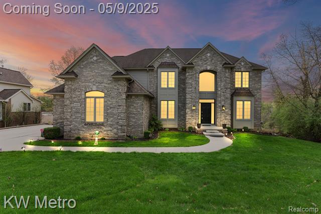 front view picture of 9025 Huron Bluffs Dr, White Lake, MI. 48386