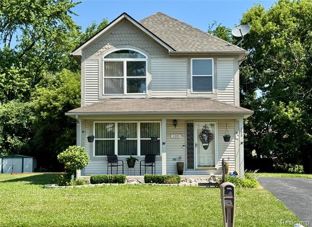 front view picture of 135 Court St, Pontiac, MI. 48342