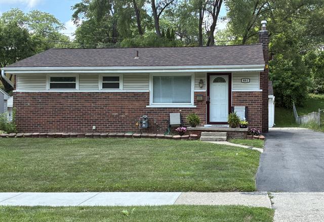 front view picture of 451 Martin Luther King Jr Blvd N, Pontiac, MI. 48342