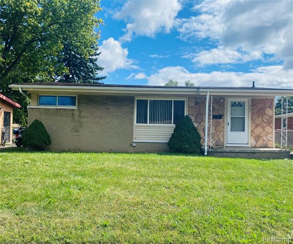 front view picture of 422 Kuhn St, Pontiac, MI. 48342