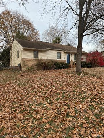 front view picture of 5458 Vincent Ave, Waterford, MI. 48327