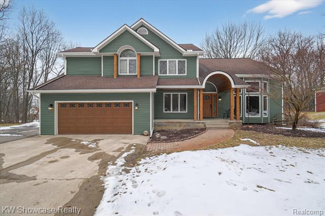 front view picture of 2031 Saint Clair Dr, Highland, MI. 48357