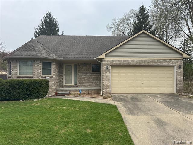 front view picture of 837 Hidden Ter, Waterford, MI. 48327
