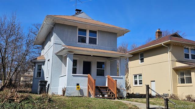 front view picture of 145 Oliver St, Pontiac, MI. 48342