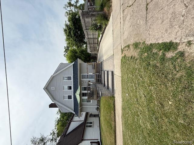 front view picture of 183 Pingree Ave, Pontiac, MI. 48342