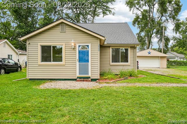 front view picture of 2660 Mott Ave, Waterford, MI. 48328
