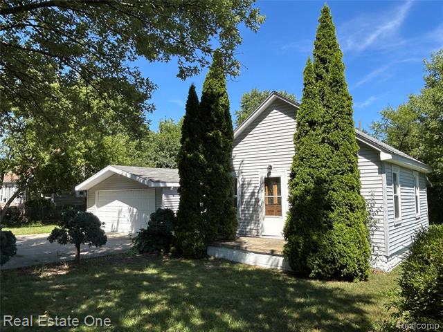 front view picture of 458 Kenilworth Ave, Pontiac, MI. 48342