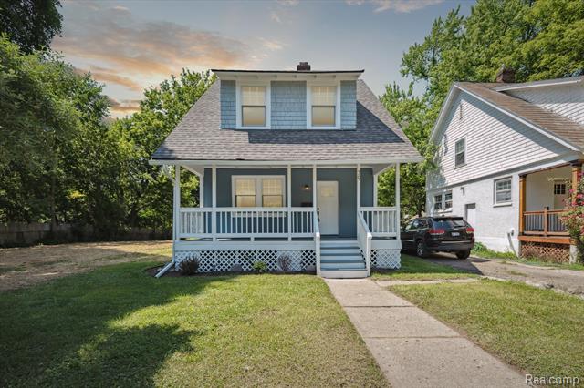front view picture of 79 Oliver St, Pontiac, MI. 48342