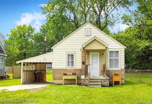 front view picture of 755 Robinwood St, Pontiac, MI. 48340