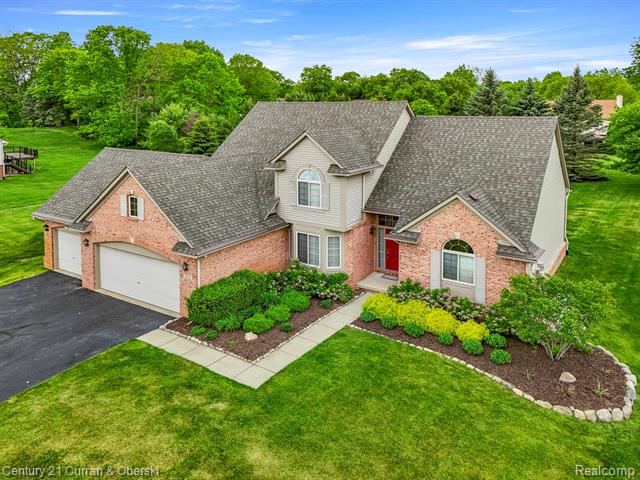 front view picture of 6711 Teluride Dr, White Lake, MI. 48383