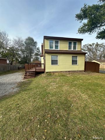 front view picture of 685 Kinney Rd, Pontiac, MI. 48340