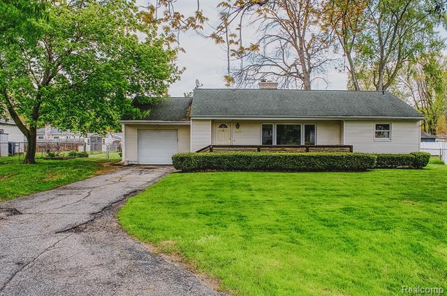 front view picture of 1208 Genella St, Waterford, MI. 48328