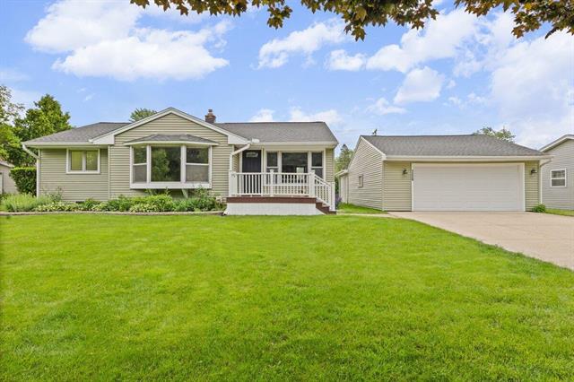 front view picture of 1228 Orchid St, Waterford, MI. 48328