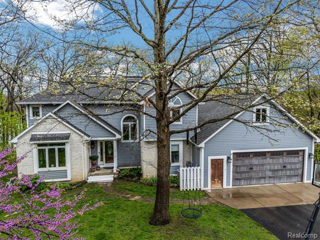 front view picture of 2665 Northfield, White Lake, MI. 48383