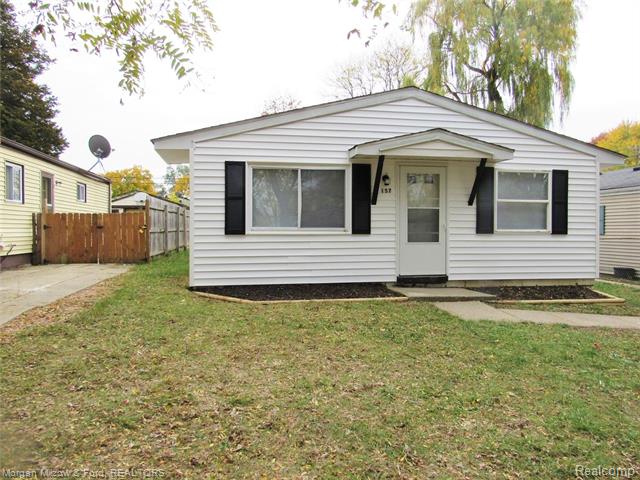 front view picture of 157 W Beverly Ave, Pontiac, MI. 48340