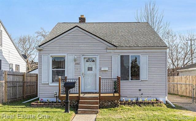 front view picture of 558 E Tennyson Ave, Pontiac, MI. 48340