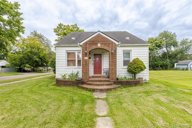 front view picture of 614 E Tennyson Ave, Pontiac, MI. 48340