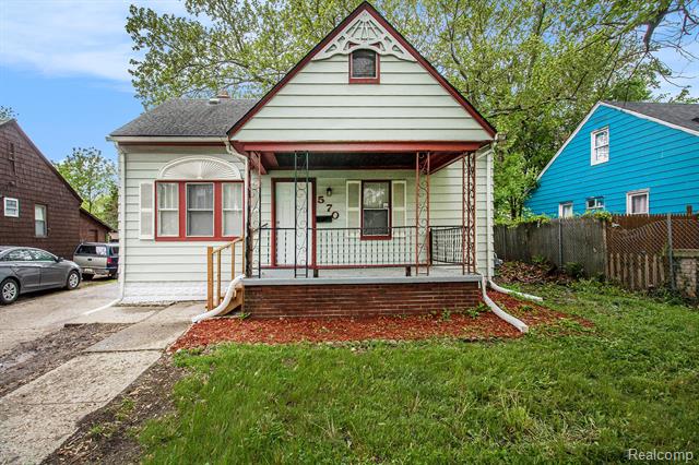 front view picture of 570 E Kennett Rd, Pontiac, MI. 48340