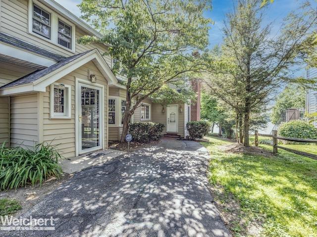 front view picture of 1555 Eason Rd, Waterford, MI. 48328