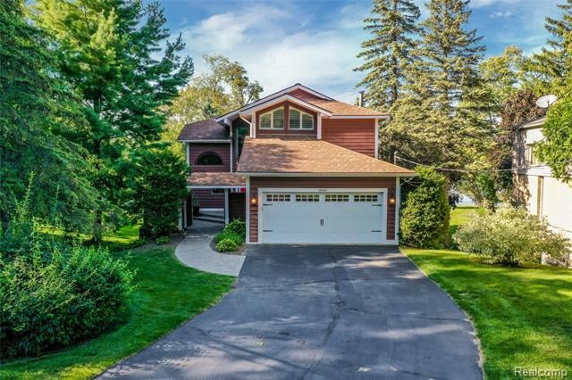 front view picture of 3880 Covert Rd, Waterford, MI. 48328