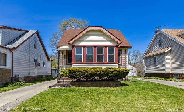 front view picture of 583 Lenox Ave, Pontiac, MI. 48340