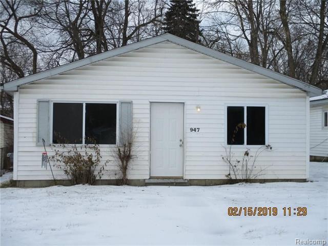 front view picture of 947 Fairview Ave, Pontiac, MI. 48340