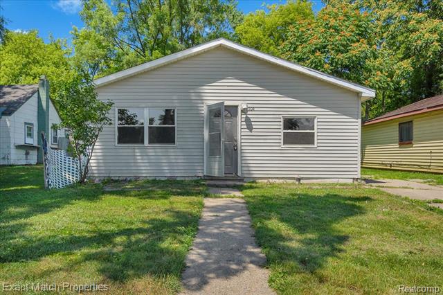front view picture of 104 W Mansfield Ave, Pontiac, MI. 48340