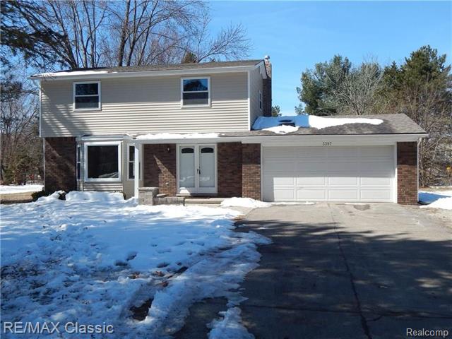 front view picture of 3397 Harvey Lake Rd, Highland, MI. 48356