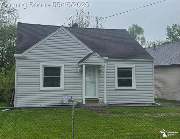 front view picture of 1816 Birchcrest Rd, Waterford, MI. 48328