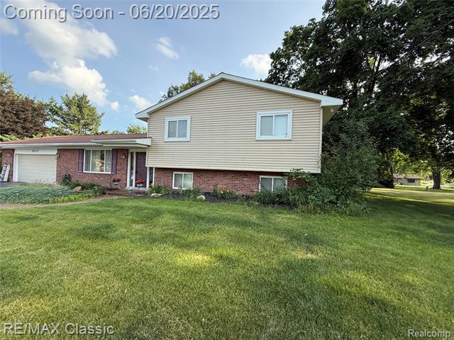 front view picture of 3417 Ramada Dr, Highland, MI. 48356