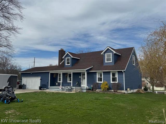 front view picture of 2959 Tes Dr, Highland, MI. 48356