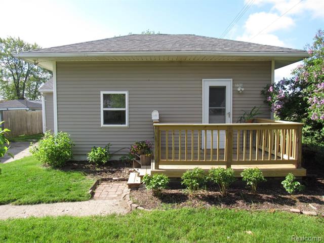 front view picture of 296 4Th Ave, Pontiac, MI. 48340