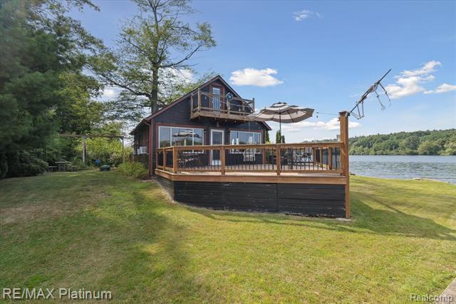 front view picture of 2419 Gale Is, White Lake, MI. 48386