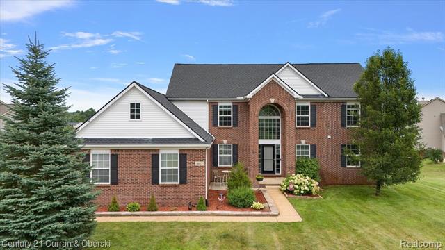 front view picture of 4617 S Quarry Creek Dr, White Lake, MI. 48383