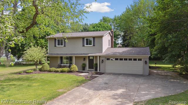front view picture of 3696 Mount Vernon Ct, Highland, MI. 48356