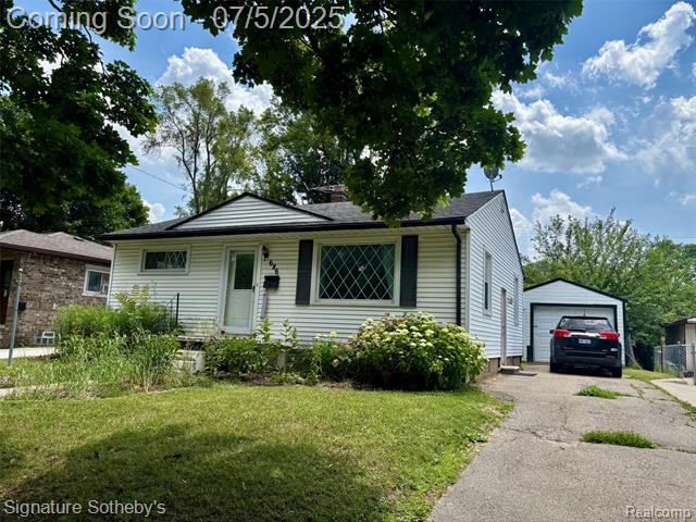 front view picture of 686 E Columbia Ave, Pontiac, MI. 48340