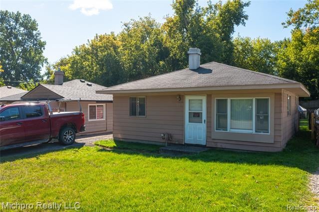 front view picture of 205 W Sheffield Ave, Pontiac, MI. 48340