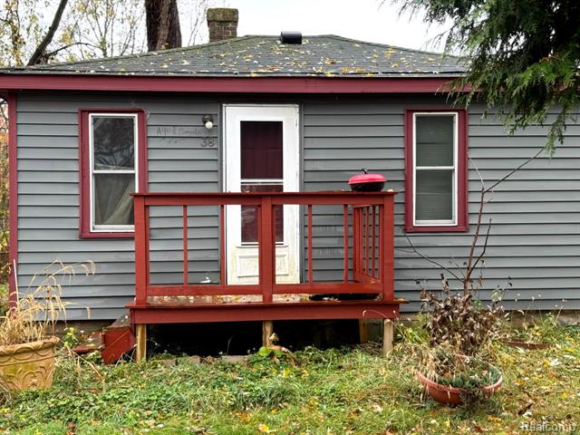 front view picture of 38 E Sheffield Ave, Pontiac, MI. 48340
