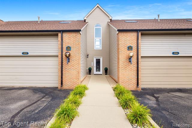 front view picture of 3412 Loon Lake Ct, Waterford, MI. 48329