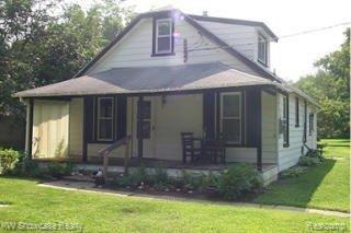 front view picture of 2721 Marlington Rd, Waterford, MI. 48329