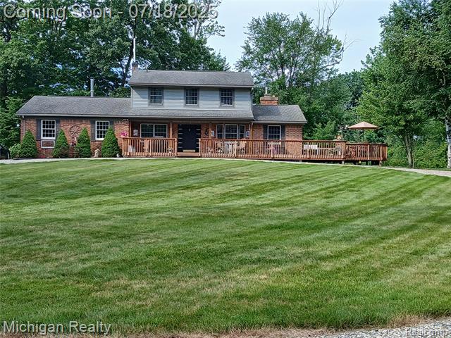 front view picture of 3281 Meadow Ln, White Lake, MI. 48383