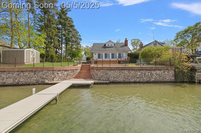 front view picture of 6684 Hatchery Rd, Waterford, MI. 48327