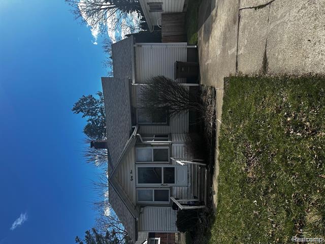 front view picture of 89 W Colgate Ave, Pontiac, MI. 48340