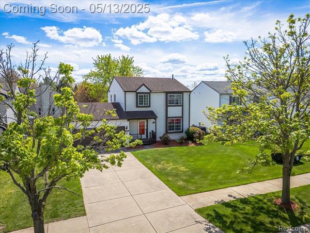 front view picture of 4525 Streamside Trl, Waterford, MI. 48329