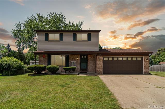 front view picture of 6169 Barker Cir, Waterford, MI. 48329