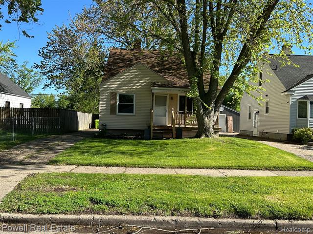 front view picture of 92 W Princeton Ave, Pontiac, MI. 48340