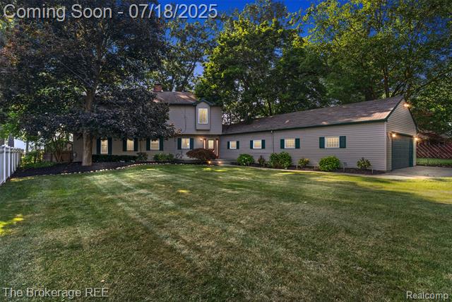 front view picture of 3085 Whitfield Dr, Waterford, MI. 48329