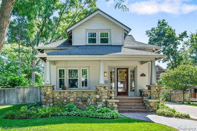 front view picture of 324 Oak St, Rochester, MI. 48307